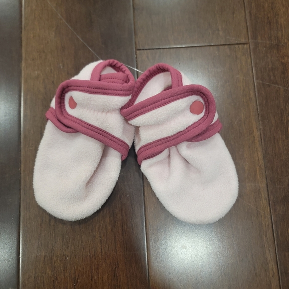 Patagonia Other - Patagonia Synchilla Fleece Baby Booties Small (6-10 months)